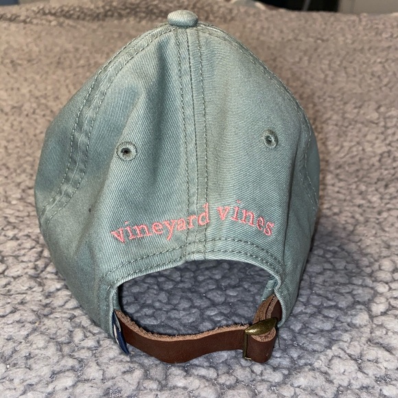 Like new Vineyard vines hat - Picture 3 of 4